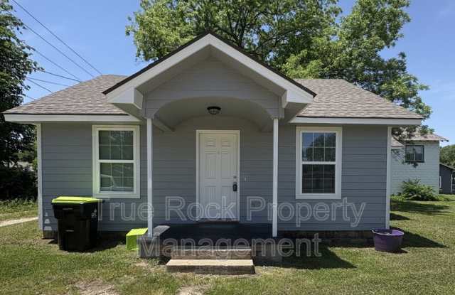 211 S Ash Ave photos photos