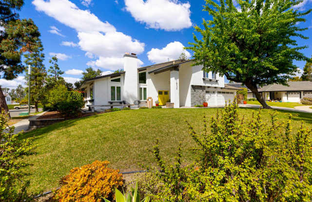 Charming Corner Lot Home on Oversized 10,000 Sq Ft Lot photos photos
