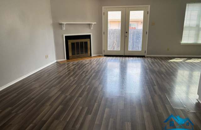 For Rent - 3 Bed/ 2 Bath - 1016 Glenna Gallery 3