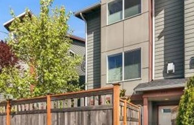 950 N 96th St - 950 North 96th Street, Seattle, WA 98103
