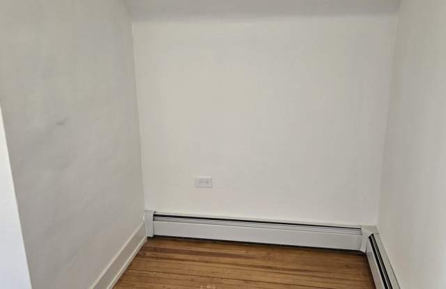 4137 N Bernard Street Gallery 3
