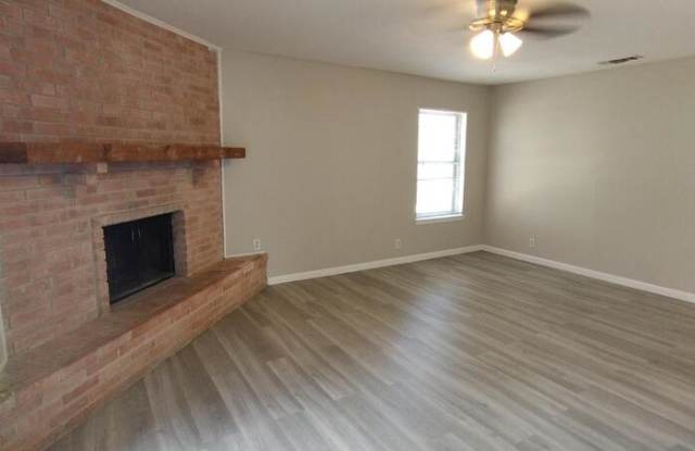 2706 Lake Meadow Street Gallery 3
