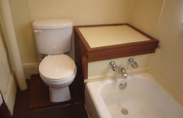 1814 Boxwood Gallery 4