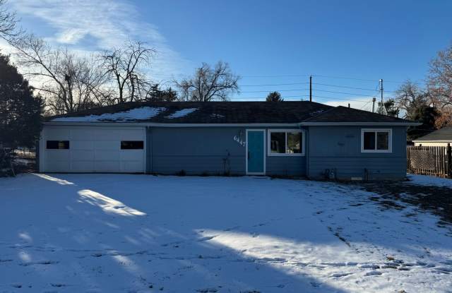 Cute little home with huge back yard. photos photos