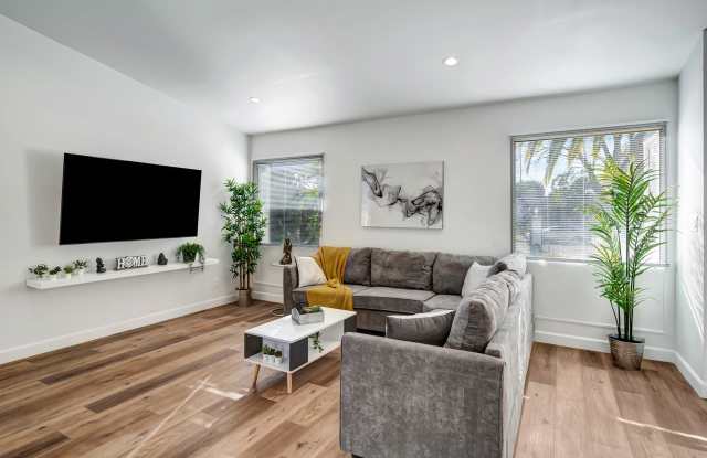 22947 Valerio St. photos photos