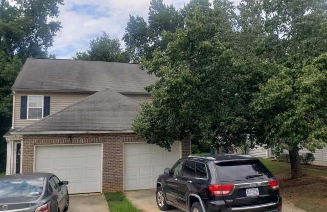 Charming 2Br 2.5Ba Townhome with Garage in Golf Course Community! Available Now! photos photos