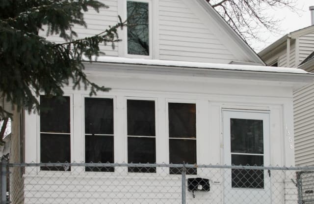 1368 Payne Ave - 1368 Payne Avenue, St. Paul, MN 55106