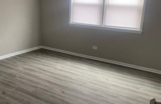1 BEDROOM/1 BATHROOM, $1,250.00 /month, heat, trash and water included photos photos
