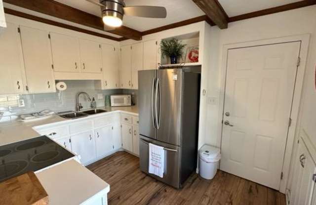 400 Dobbs Street photos photos