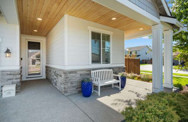 5595 157th Avenue Court East Gallery 2