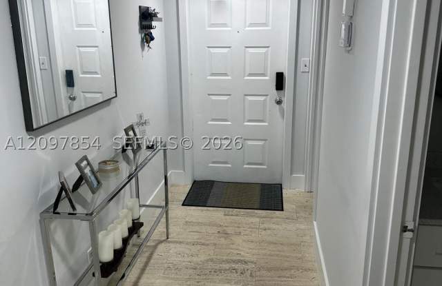 3095 N Course Dr Gallery 3