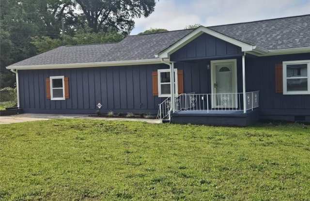 775 LEE ANDREWS Avenue SE photos photos