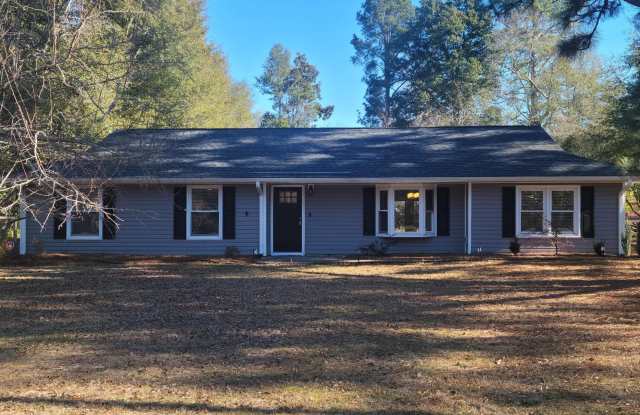 1604 Crest Drive - 1604 Crest Drive, Aberdeen, NC 28315