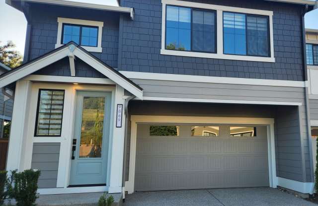 Luxury 3 Bedroom 2.5 Bath Townhome Located in Kirkland photos photos