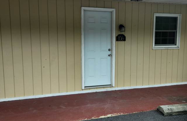 9349 Valley Road, Unit 106, Berkeley Springs WV 25411Unit 106 Gallery 1