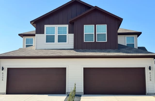 Fall in Love with this Luxury 1800 sf. Duplex photos photos