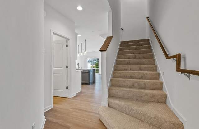 7195 Walnut Grove Way N Gallery 4