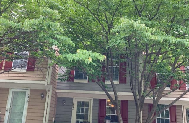 1566 WOODCREST DRIVE - 1566 Woodcrest Drive, Reston, VA 20194