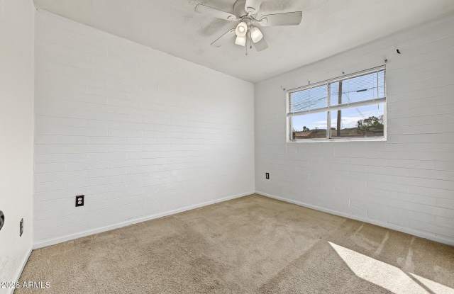 919 E VINEYARD Road Gallery 3