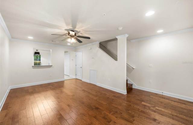 4605 SW 48TH Drive Gallery 4