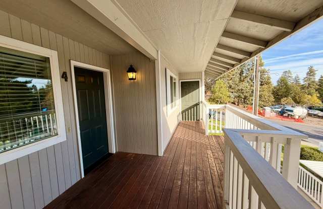 Popular Grey Hawk Condo Near C.O.C.C. 1519 NW Juniper #4 Gallery 3