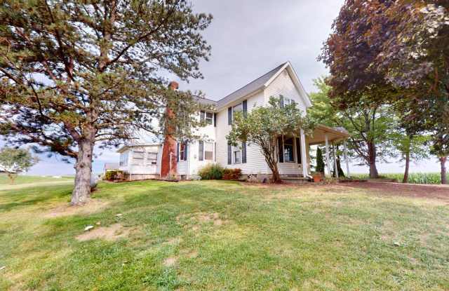 4 bedroom farm house in Plymouth Shiloh Schools photos photos