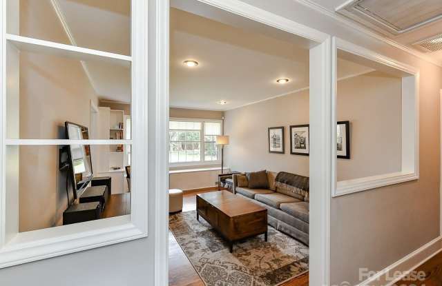 1615 Emerywood Drive Gallery 3