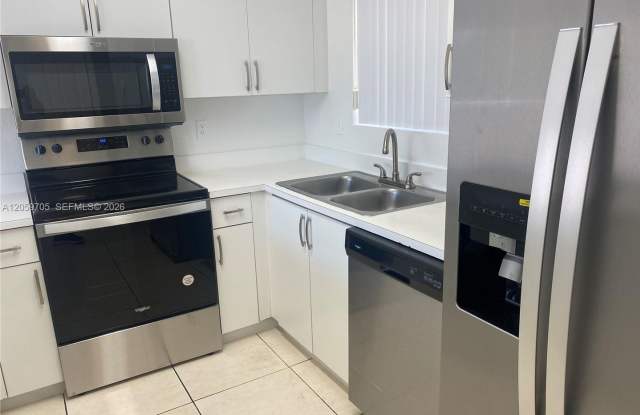 6225 Kendale Lakes Circle 253, Miami, FL 33183 Gallery 3