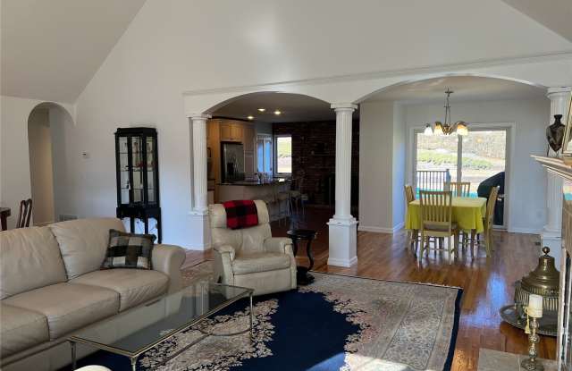 240 Stratmors Road Gallery 2