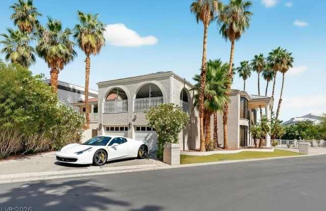 2834 Queens Courtyard Drive Gallery 1