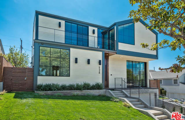 9528 OAKMORE Road Gallery 2