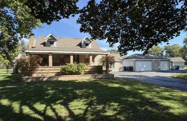 11407 S Avon Avenue Gallery 1