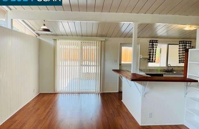 17 Valla Ct. Gallery 4