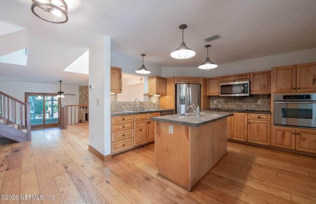 1745 OCEAN GROVE Drive Gallery 4
