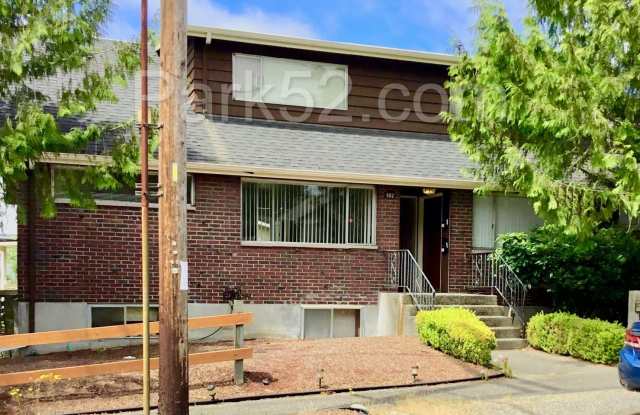 North Tacoma 2 Bedroom Apartment - 602 N Huson St #4 photos photos