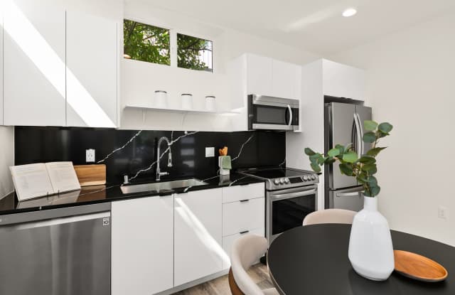 4919 Meridian Avenue North - 1 Gallery 4