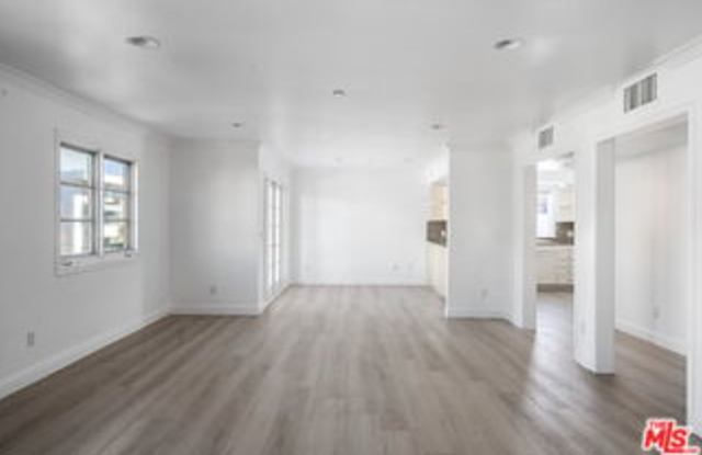 11842 Darlington Avenue Gallery 3