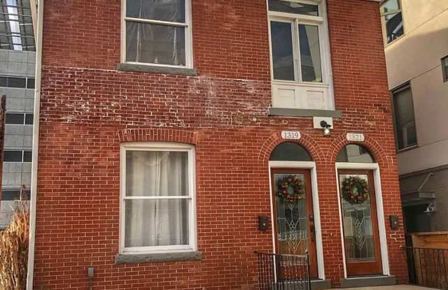 Live in the Heart of Denver's Golden Triangle 3 Bed/1 Bath photos photos