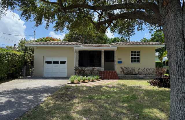 2841 Southwest 33rd Avenue photos photos