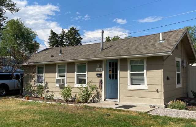 Centrally located Missoula Gem-NO PET RENT-RV PARKING photos photos