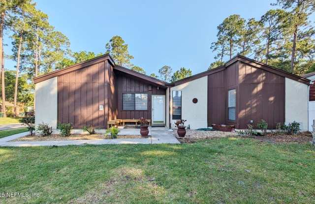2511 WHISPERING WOODS Boulevard unit: 4 photos photos