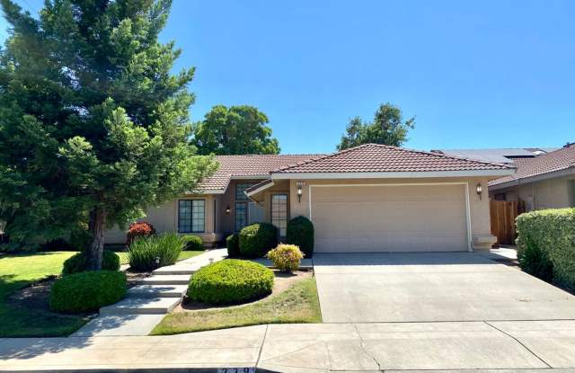 $2,295.00- 3 Bedroom Bullard  Fowler, Clovis photos photos