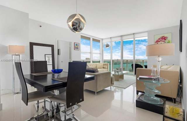 950 Brickell Bay Drive Gallery 4