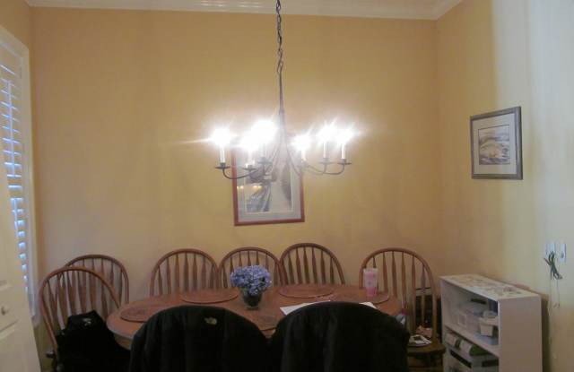 Gorgeous 2 Bedroom, 2 Bath Apt., With Deck  Parking In The Heart of The Art Museum!!! Gallery 3
