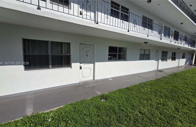 2420 Johnson St photos photos