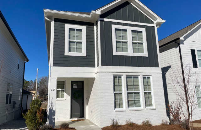 3BR/2.5 Bath Furnished Rental Gallery 1