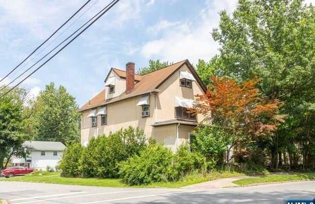 18 Hardenburgh Avenue photos photos