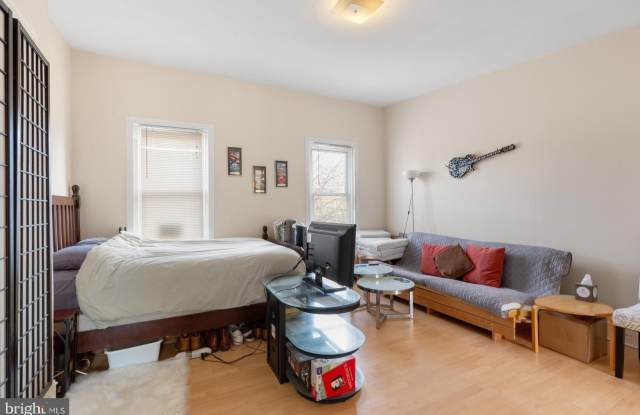 1804 FAIRMOUNT Avenue Gallery 3