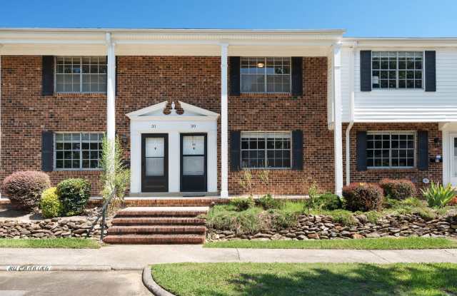 Unbeatable Chapel Hill Location — Across from University Mall, Bus Line, Minutes to UNC photos photos Unbeatable Chapel Hill Location — Across from University Mall, Bus Line, Minutes to UNC photos photos