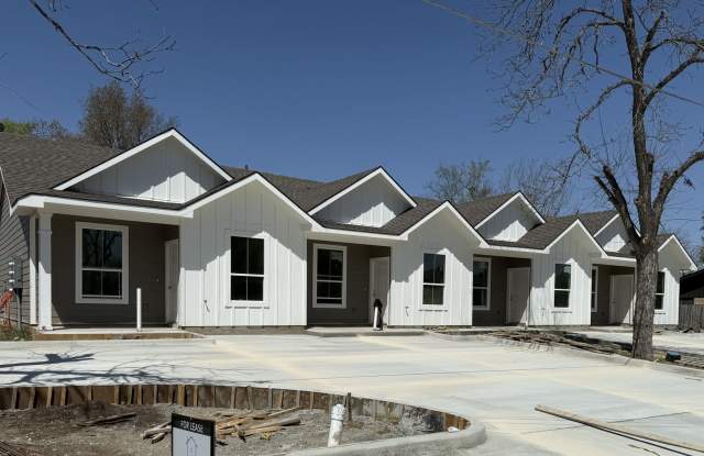 1612 W 5th St photos photos